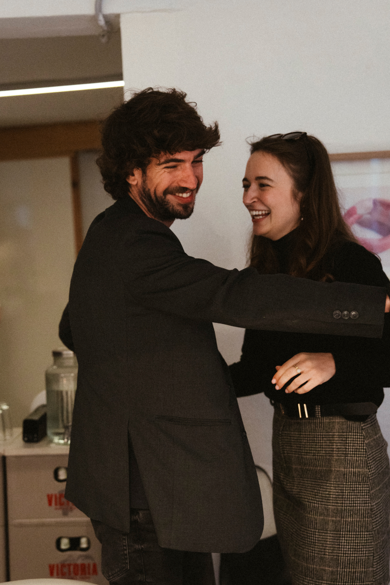 Pareja de invitados disfrutando un evento en Málaga